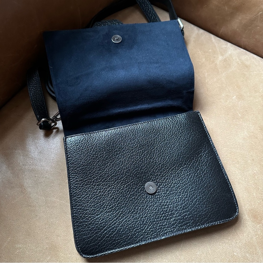 Lia Numa Designer Pebbled Leather Buckle Designer Italy Bag Satchel Crossbody View 6